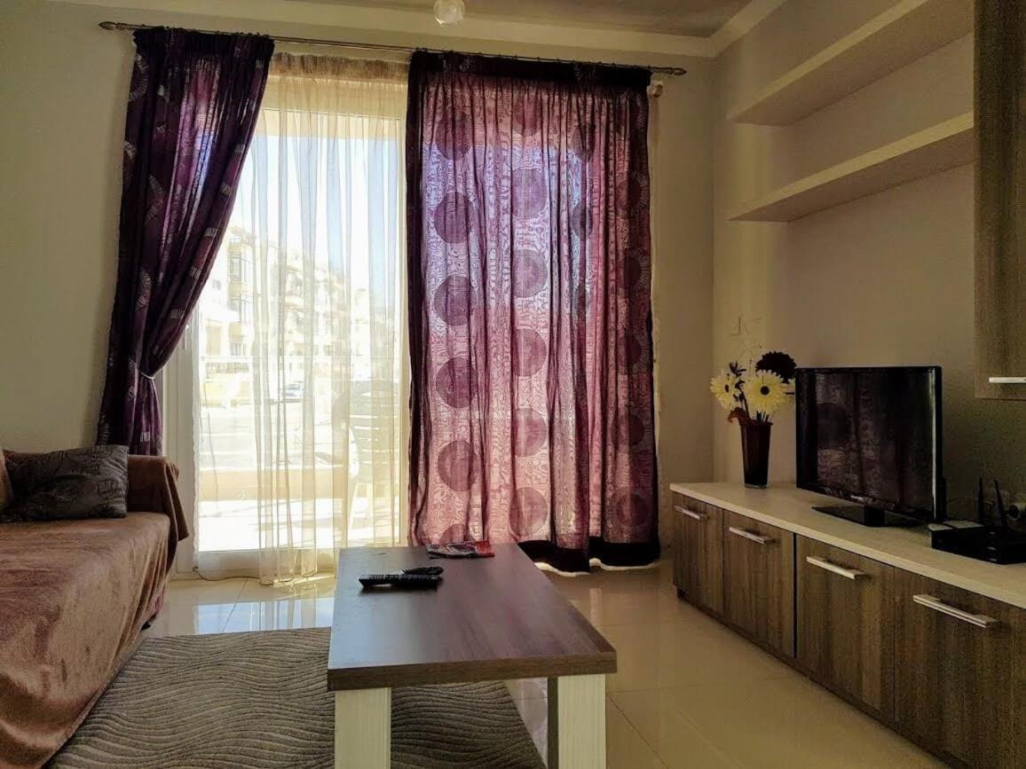 Riviera Holiday Apartments - Seafront - Wifi Marsaskala Kamer foto